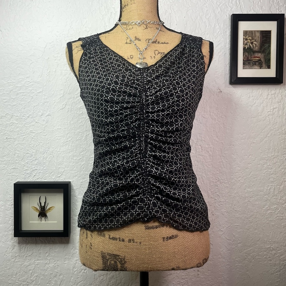 Max Edition small black and white tank